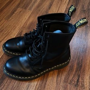 Doc Martens ! Barely ever worn, like new. message me for any questions!